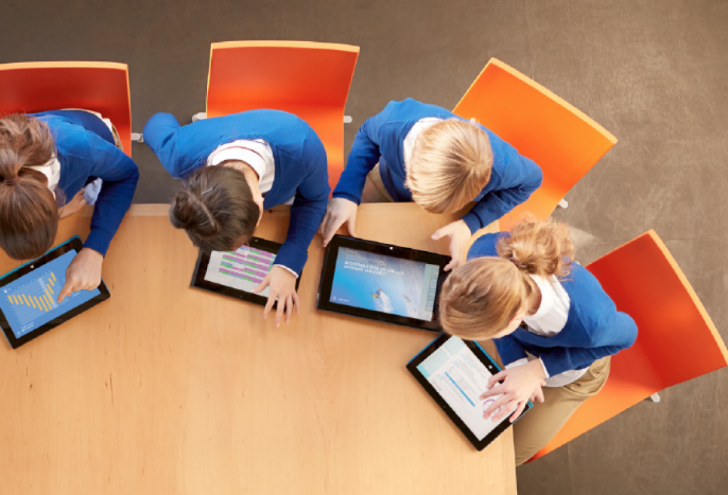 picture of kids using tablet computers