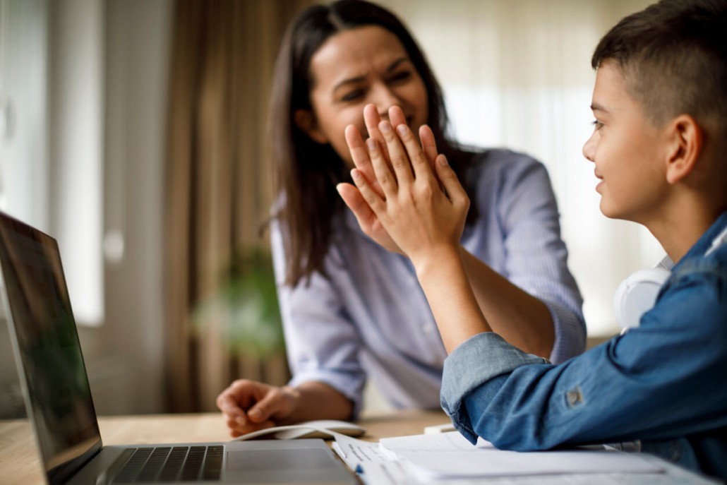 picture of a parent helping their Childs vocabulary