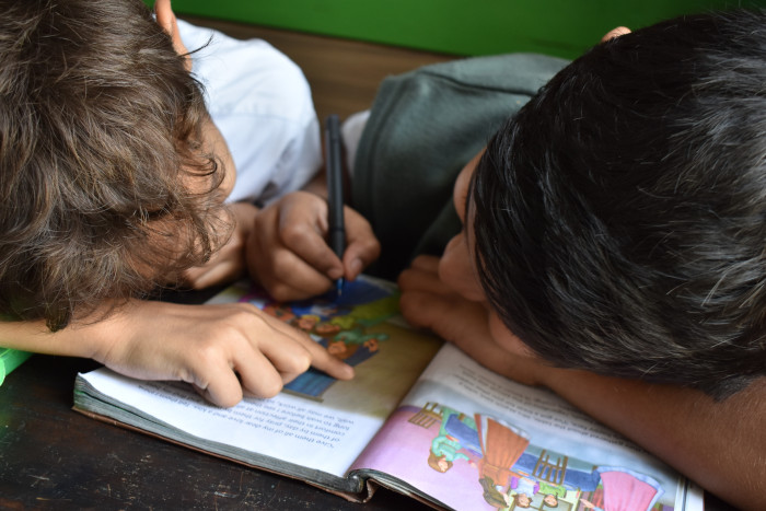 two kids at group speech therapy
