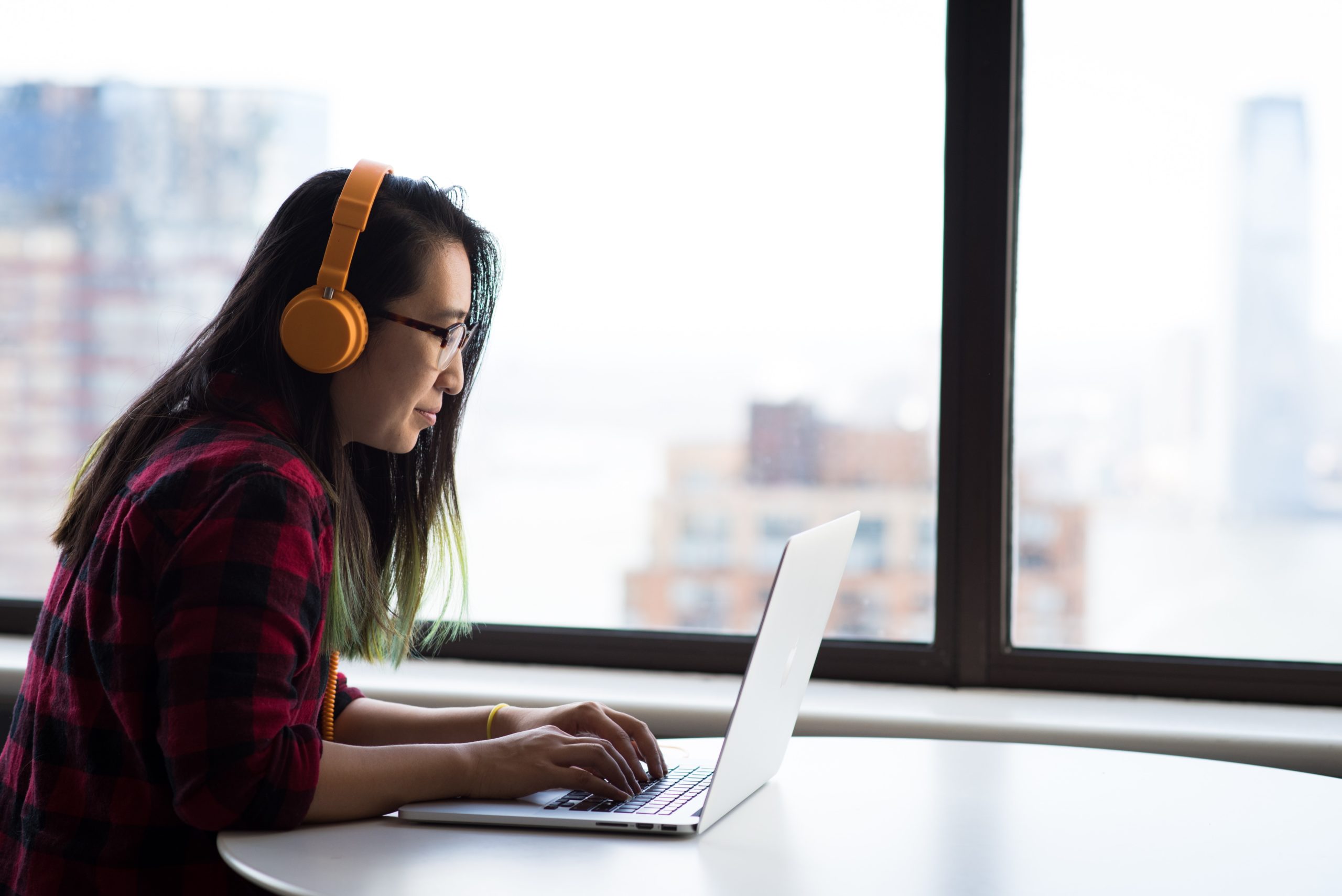 A girl taking online accent modification classes